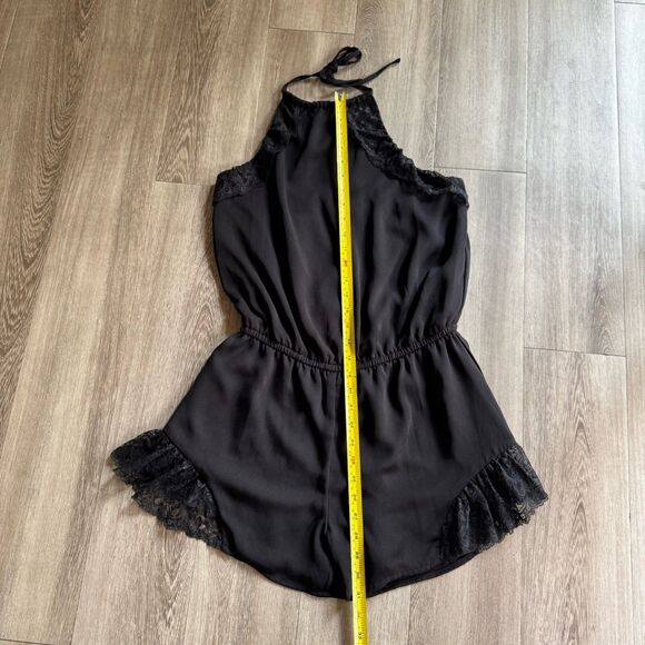 Guess Romper Size Medium Black "Flirty" Lace Trim Soft Y2K Backless Date Night - Picture 7 of 16